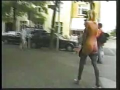 Chica recibe polla en las profundidades de pusy en Navidad