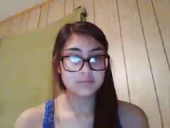 Las rubias Aaliyah Love y Chad White follan sobre la mesa