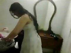 La curvilínea Darla Crane y la pequeña Alice Green comparten una polla